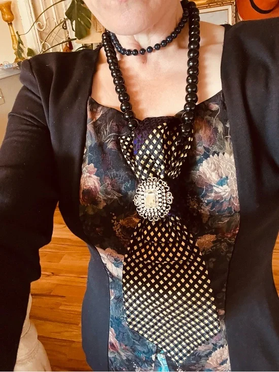 #N10 GEMINI ♊️ TIE NECKLACE - Picture 4 of 6